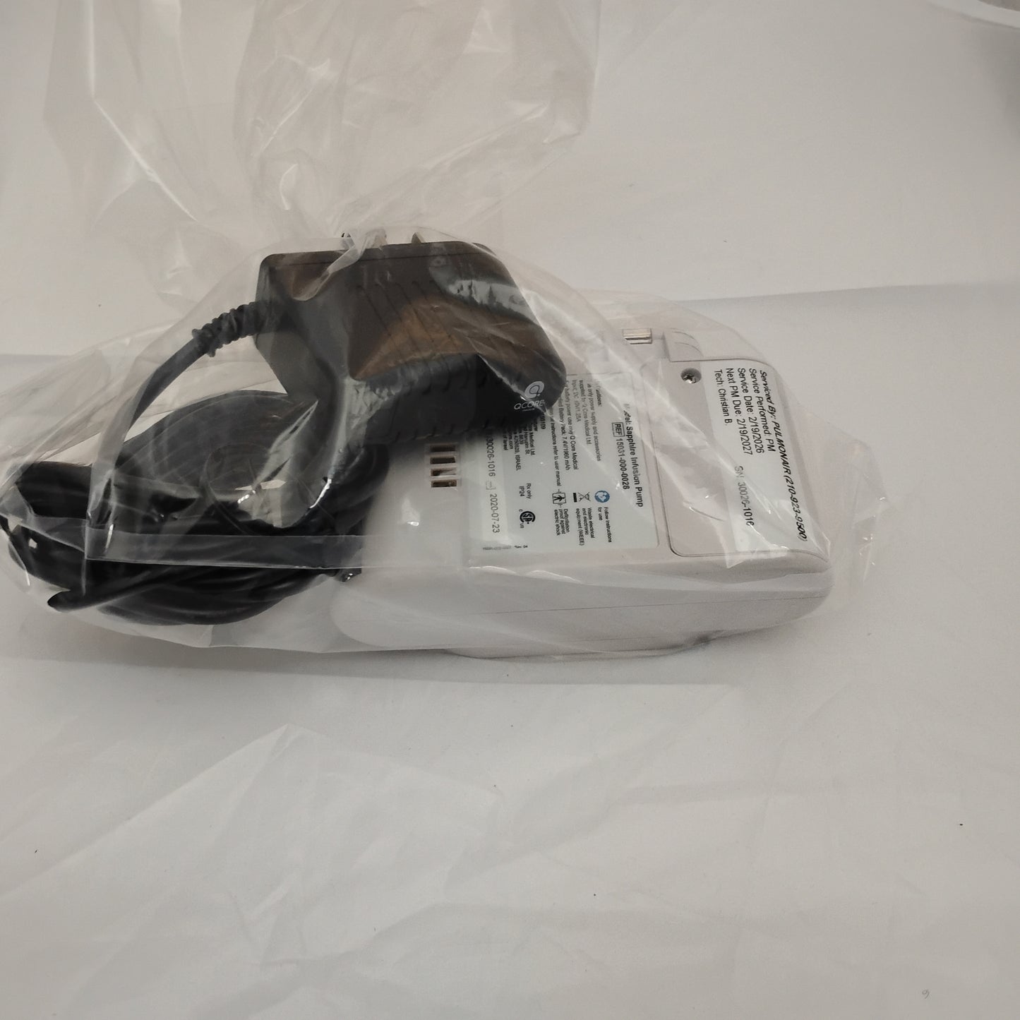 Sapphire infusion pump with power supply